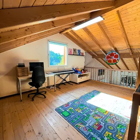 Cozy Mountain Retreat - Jacuzzi, Outdoor Kitchen, Activity Area For Adults & Kids, Veranda &