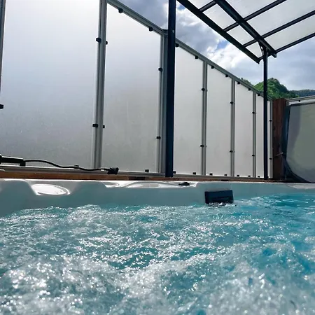 Cozy Mountain Retreat - Jacuzzi, Outdoor Kitchen, Activity Area For Adults & Kids, Veranda &