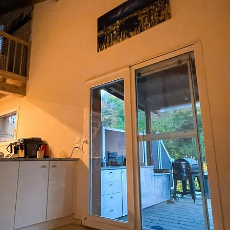 Cozy Mountain Retreat - Jacuzzi, Outdoor Kitchen, Activity Area For Adults & Kids, Veranda &