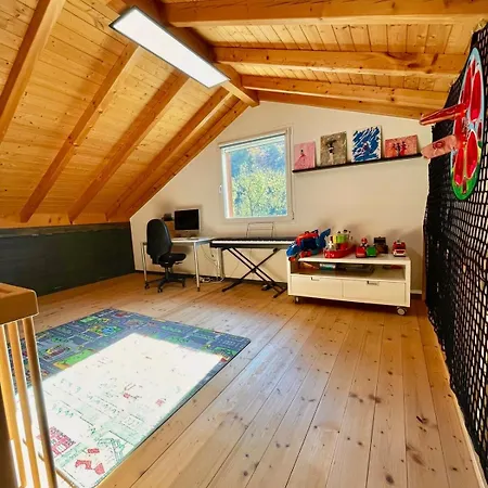 Spacious Family - Train Access, Swim Spa, Veranda, Pétanque, Perfect Base * Frinvillier