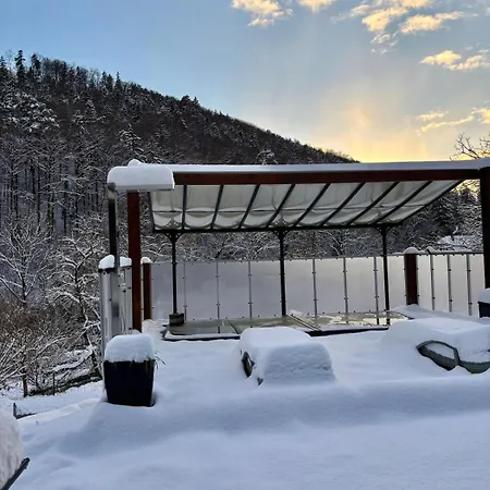 Σπίτι διακοπών Spacious Family - Train Access, Swim Spa, Veranda, Petanque, Perfect Base (adults Only)