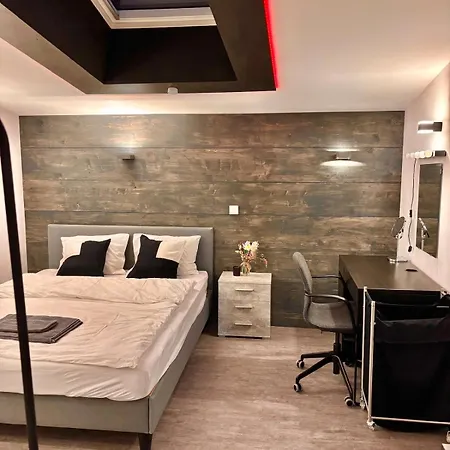 Holiday home With Heated Swim Spa, 3br, Free Parking, Easy Access - Close To Biel & Bern (adults Only) *