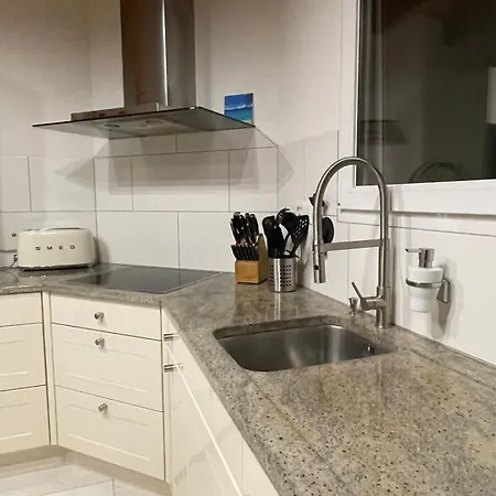 Σπίτι διακοπών Spacious Family - Train Access, Swim Spa, Veranda, Petanque, Perfect Base (adults Only) *