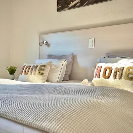 Holiday home With Heated Swim Spa, 3br, Free Parking, Easy Access - Close To Biel & Bern (adults Only)