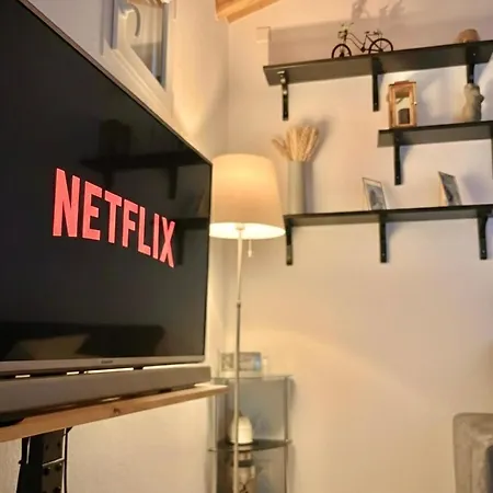 Σπίτι διακοπών Spacious Family - Train Access, Swim Spa, Veranda, Petanque, Perfect Base (adults Only) *