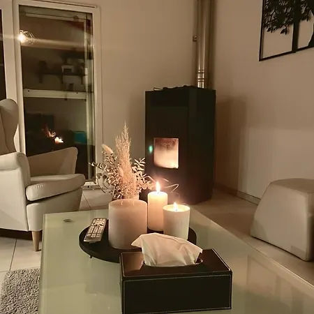 Σπίτι διακοπών Spacious Family - Train Access, Swim Spa, Veranda, Petanque, Perfect Base (adults Only)