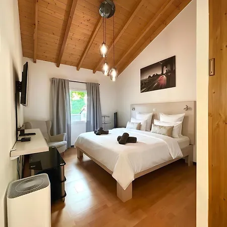 Swiss Chalet-villa Base For Bern, Interlaken & Swiss Alps - Heated Swim & Mountain Views (adults Only) Holiday home