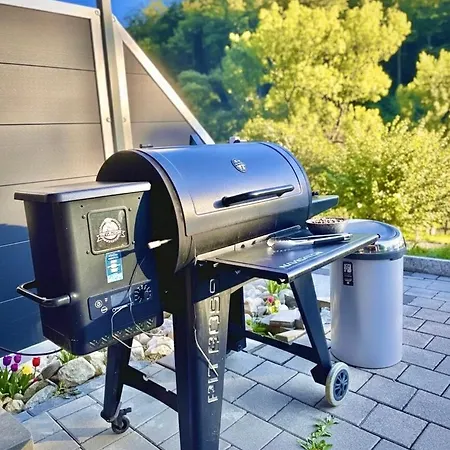 Swiss Chalet-villa Base For Bern, Interlaken & Swiss Alps - Heated Swim & Mountain Views (adults Only) Holiday home *